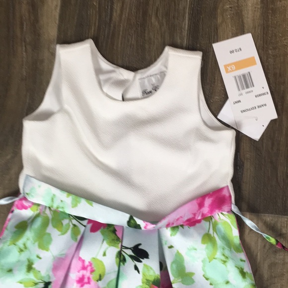 Beautiful girls rare edition new dress - Picture 2 of 7